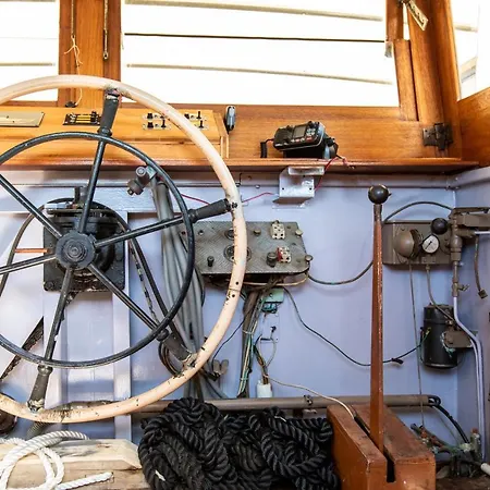 Πλωτό κατάλυμα La Peniche *