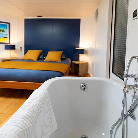 Botel La Peniche *