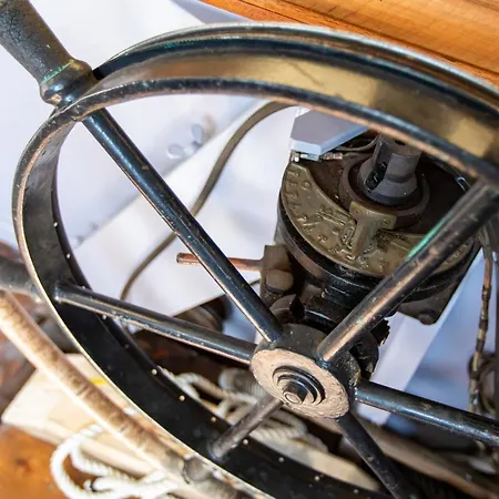 Πλωτό κατάλυμα La Peniche *