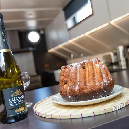 Πλωτό κατάλυμα La Peniche *